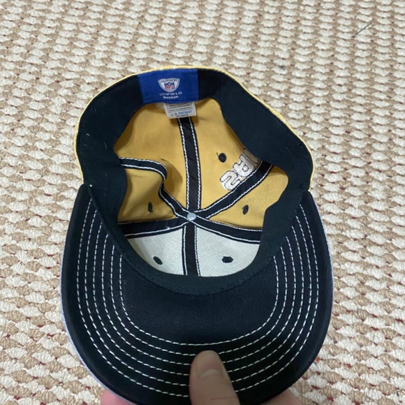 Small fitted NFL Saints Hat - Picture 4 of 5